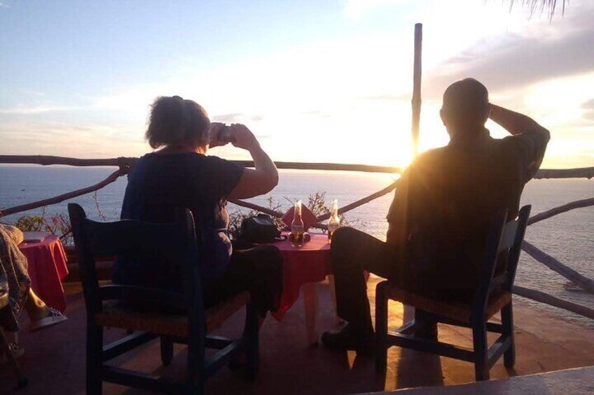 Day Dinner and Cliff Divers Show of La Quebrada in Acapulco