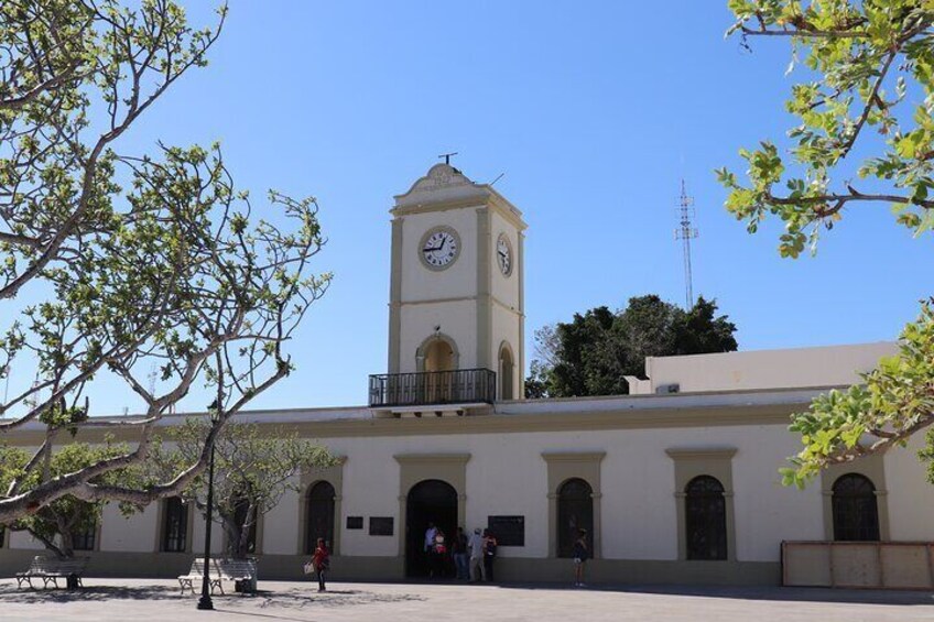 Small Group City Tour Los Cabos with Lunch, Tequila and Candy