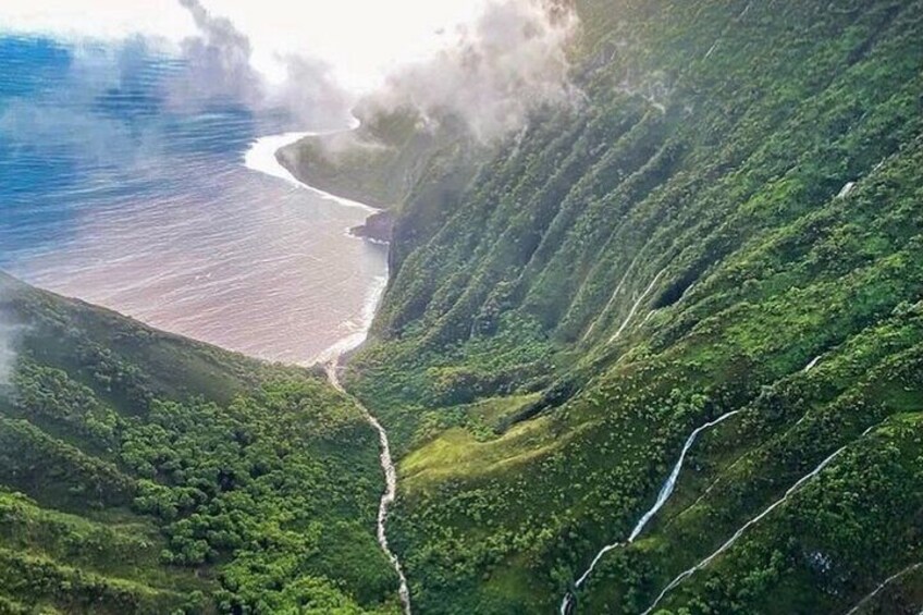 Doors-OFF West Maui and Molokai Helicopter Tour