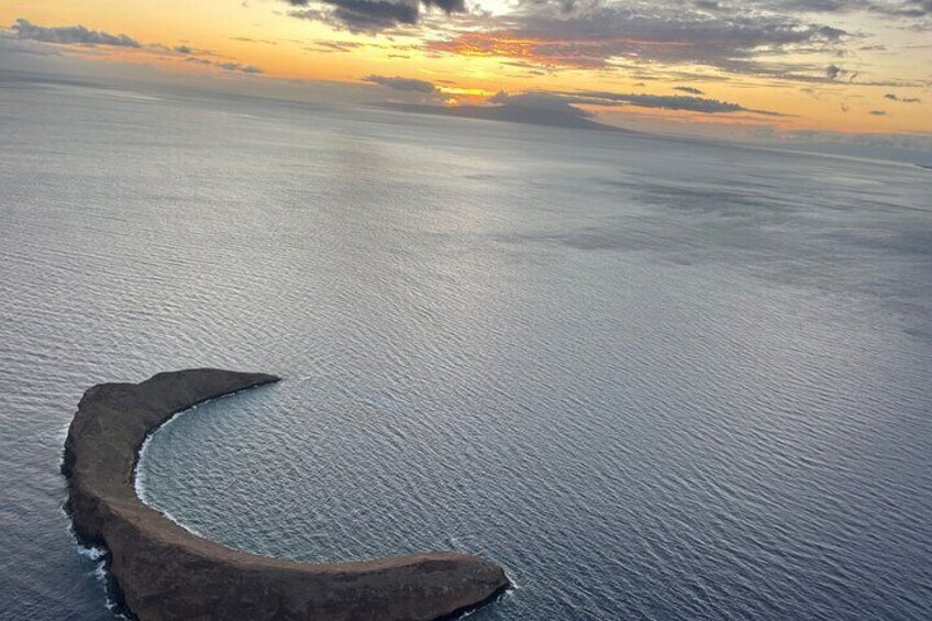 Romantic Sunset Champagne -Private- Maui Air Tour: Intimate & Spectacular!