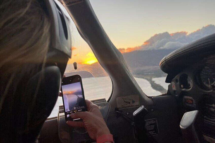 Romantic Sunset Champagne -Private- Maui Air Tour: Intimate & Spectacular!