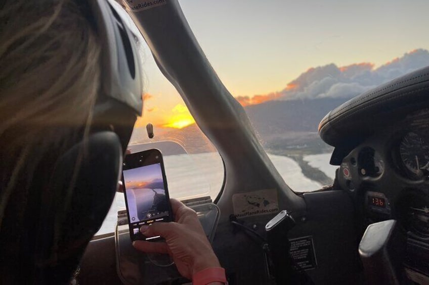 Romantic Sunset Champagne -Private- Maui Air Tour: Intimate & Spectacular!
