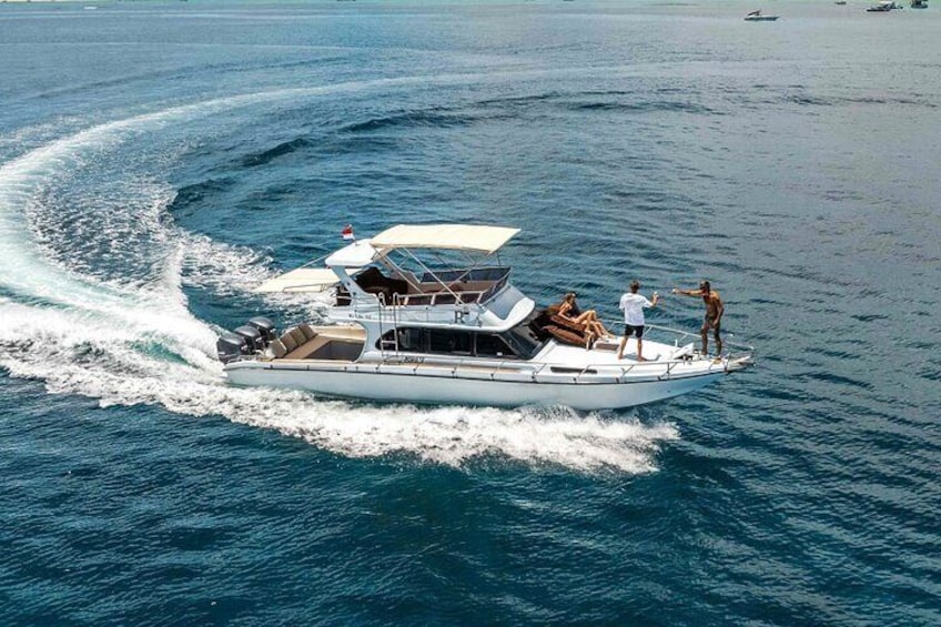 Our fleet has more than ten 13m modern and comfortable boats