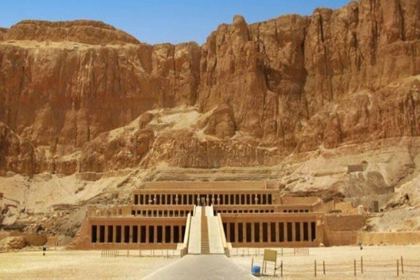 Luxor Private Full-Day Tour: Discover the East and West Banks of the Nile
