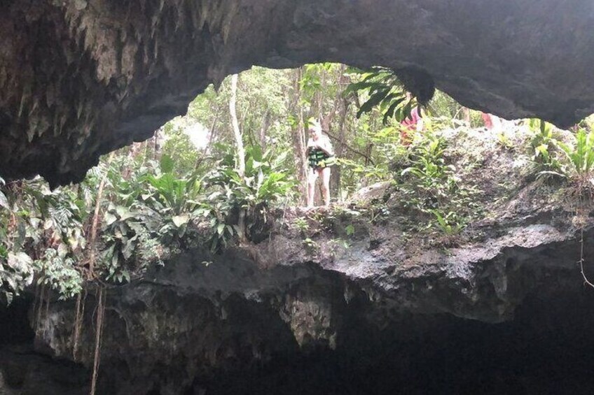 Cozumel Jeep Adventure to Jade Caverns with Lunch and Snorkel