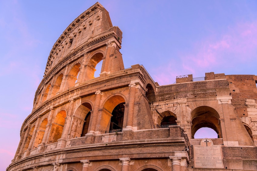 Skip the Line: Colosseum, Roman Forum & Palatine Hill Guided Tour