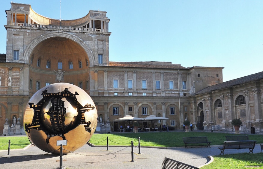 VIP Vatican Breakfast with Vatican Museums & Sistine Chapel Guided Tour