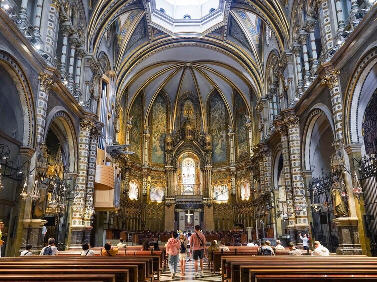Montserrat Tour with Cog-Wheel Train & Black Madonna Priority Access
