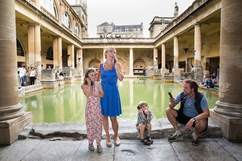 Windsor Castle, Stonehenge and Bath Day Tour with Lunch Pack