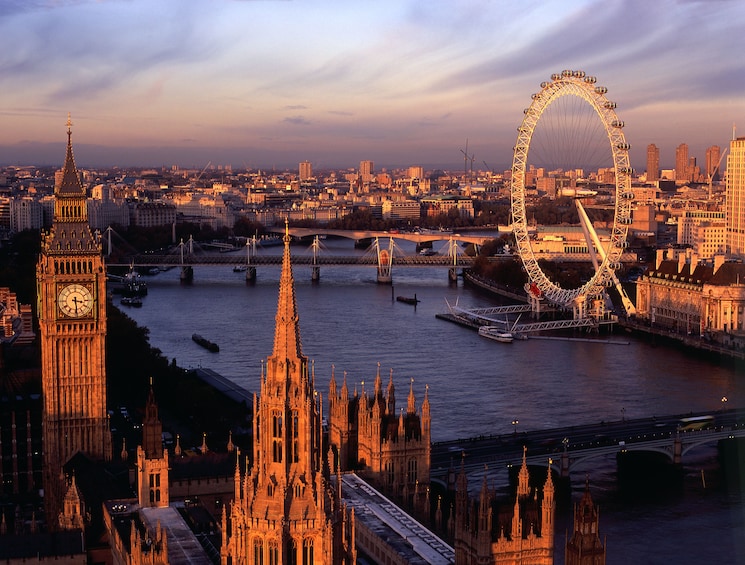 Half-Day London Tour with St.Paul’s Cathedral & Guard Change