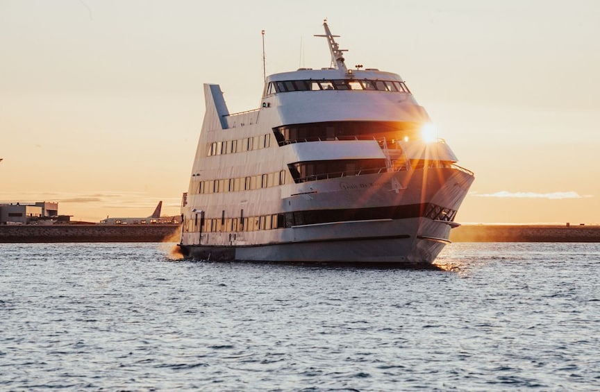 Spirit of Boston Signature Dinner Cruise