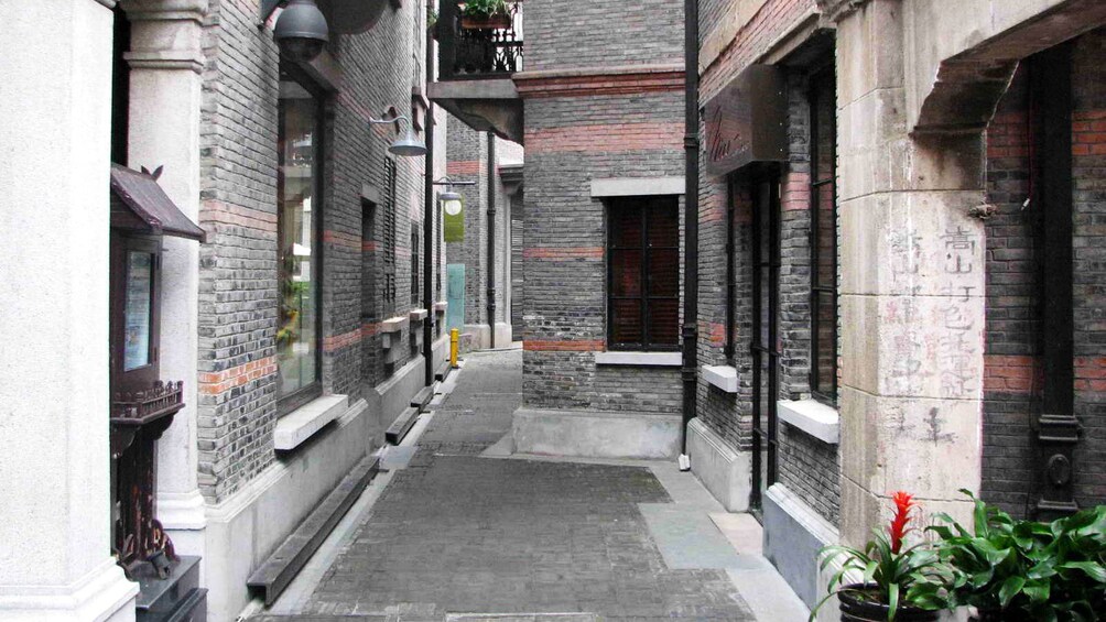 Walk way in Shanghai 