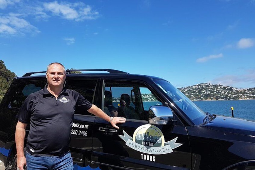 Guide John with luxury 4WD