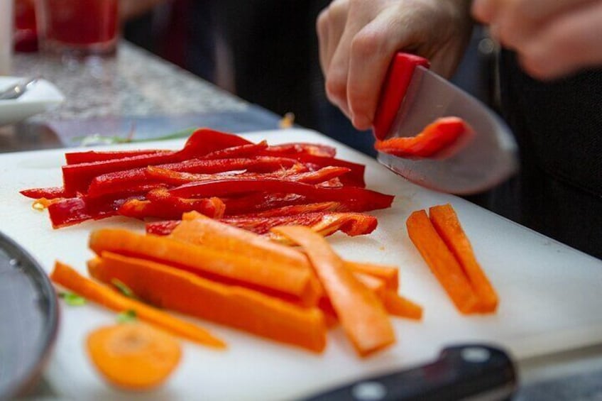 Vegetable Paella cooking class, tapas and visit market