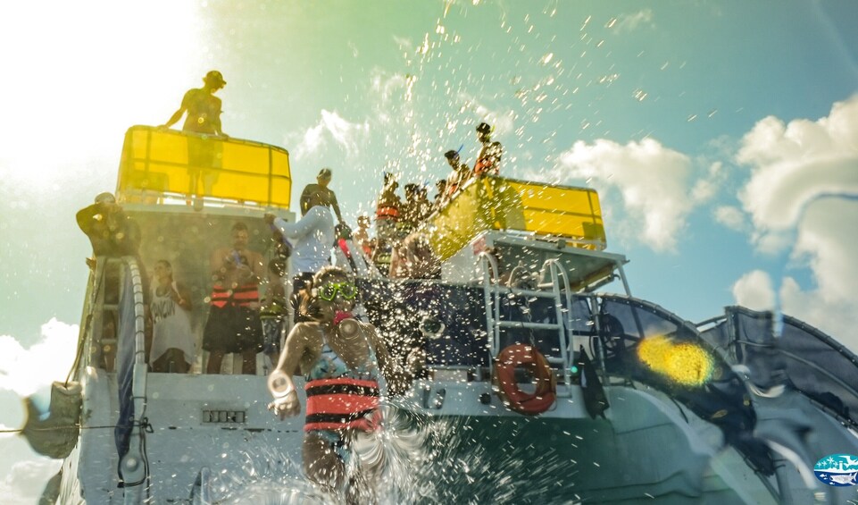 Isla Mujeres All-Inclusive Snorkeling Tour