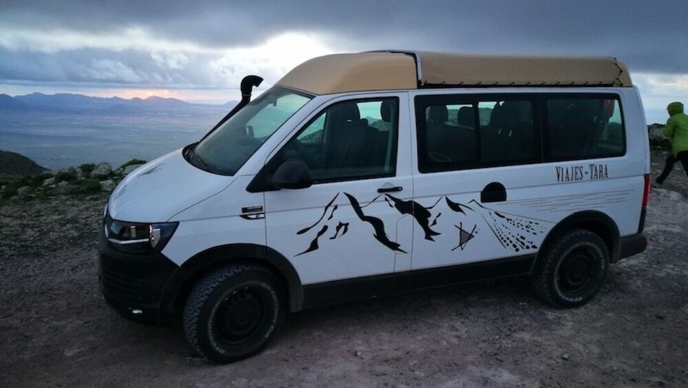 Lanzarote VIP tour in Minivan, a different route