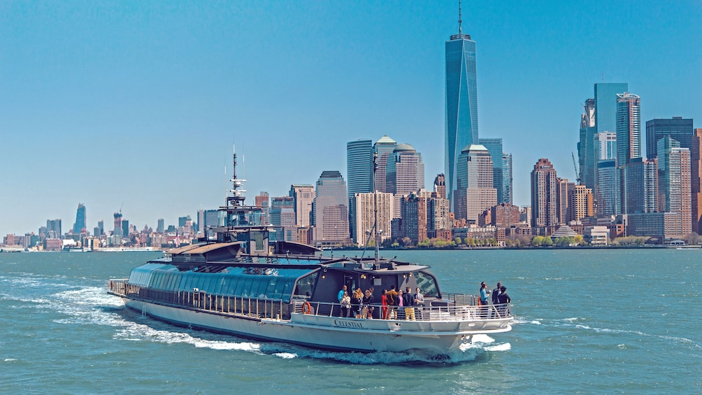 Bateaux New York Dinner Cruise