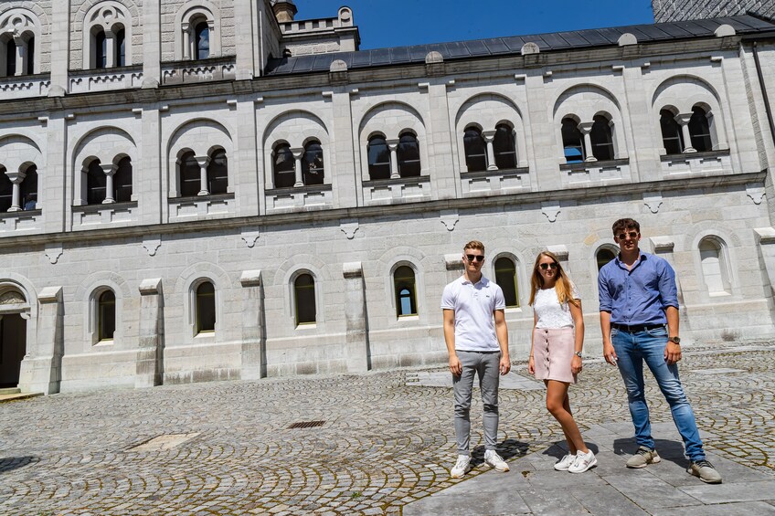 Royal Castles-Fast track Neuschwanstein & Linderhof Palace