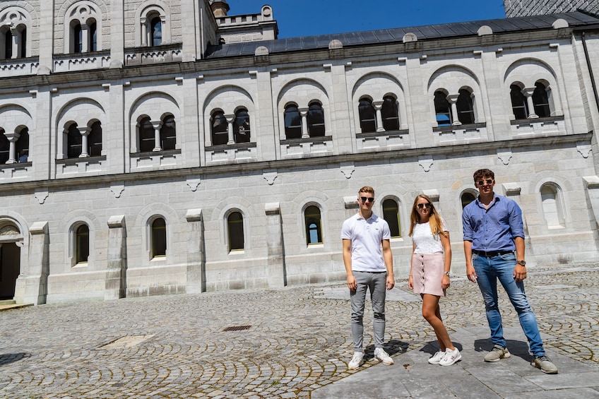 Royal Castles-Fast track Neuschwanstein & Linderhof Palace