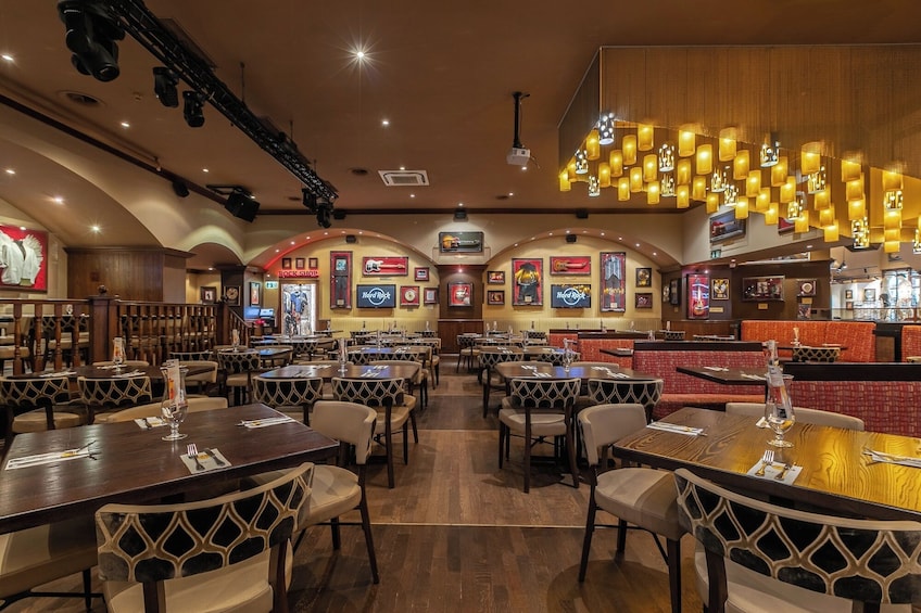 Hard Rock Cafe Munich Dining Experience