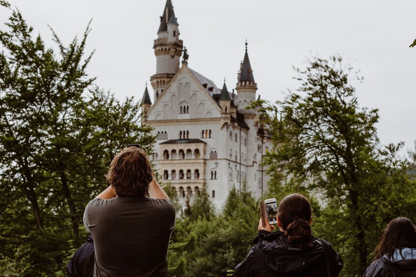 Skip-the-Line Neuschwanstein Castle Tour by train or bus