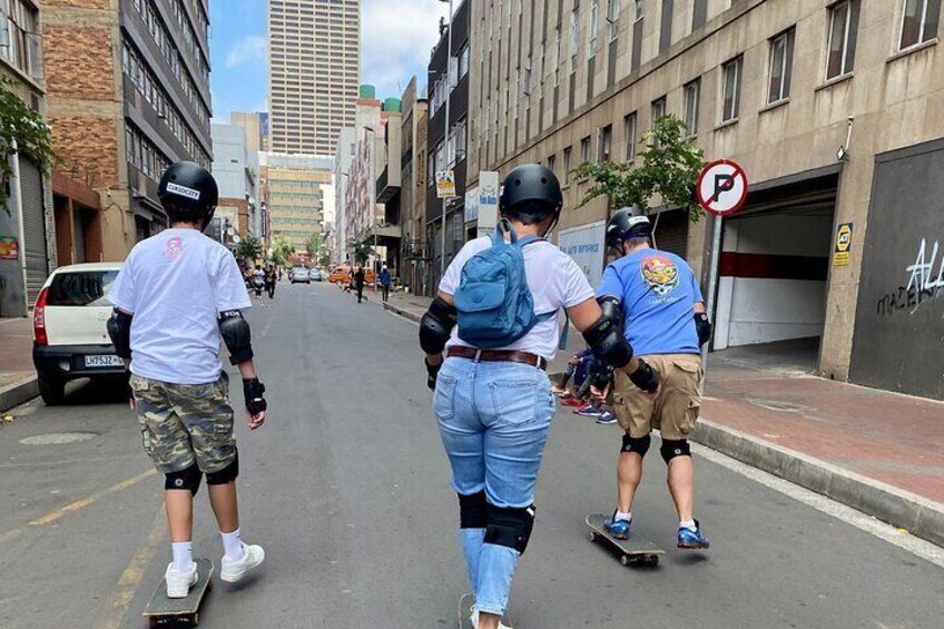 Exploring Johannesburg through Skateboarding - incl. skate lesson for beginners!
