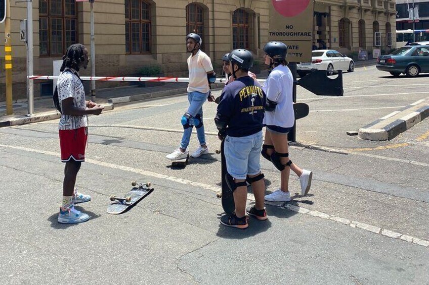 Exploring Johannesburg through Skateboarding - incl. skate lesson for beginners!