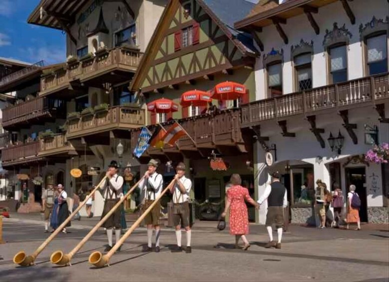 BEST Leavenworth & Snoqualmie Falls Fun Tour from Seattle
