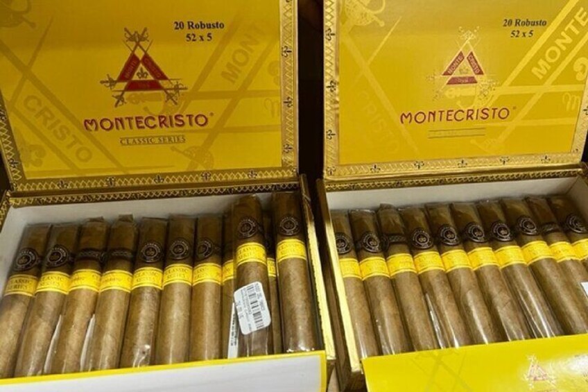 Guided Shopping Tour to Bella Mare Store (Cigars, Chocolate, Rum and Souvenirs)