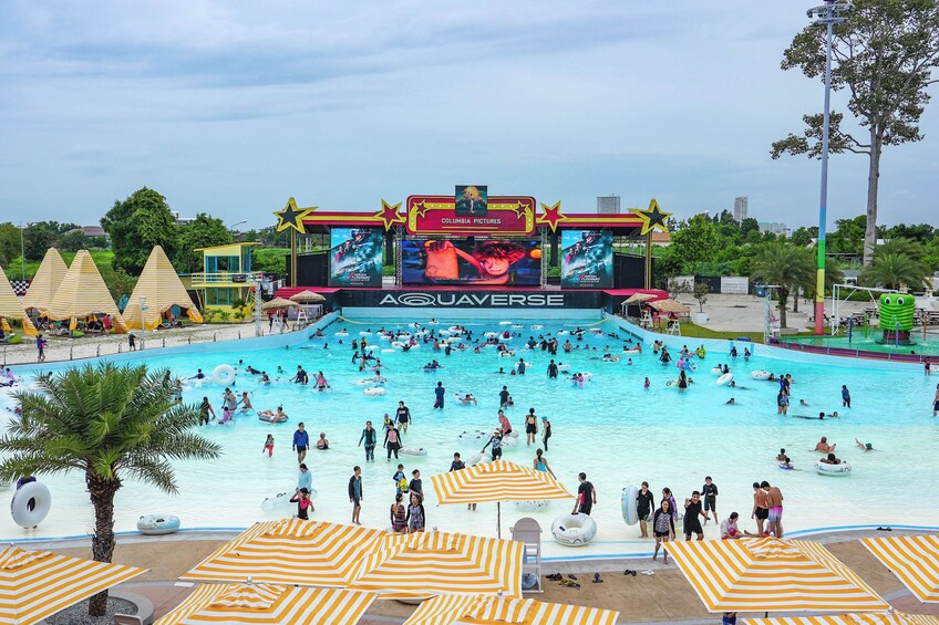 Columbia Pictures Aquaverse Theme Park, Pattaya