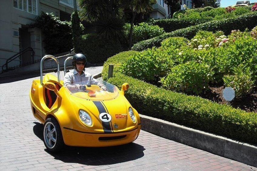 2HR Golden Gate Bridge and Lombard Loop GoCar Tour