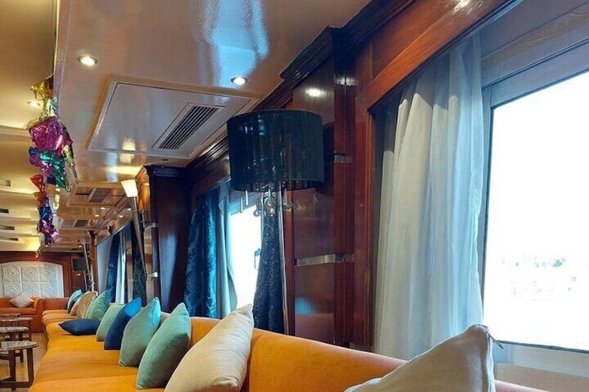 Cruise Sailing 2 Hours in the Nile With Innovative art performances (5 Stars )