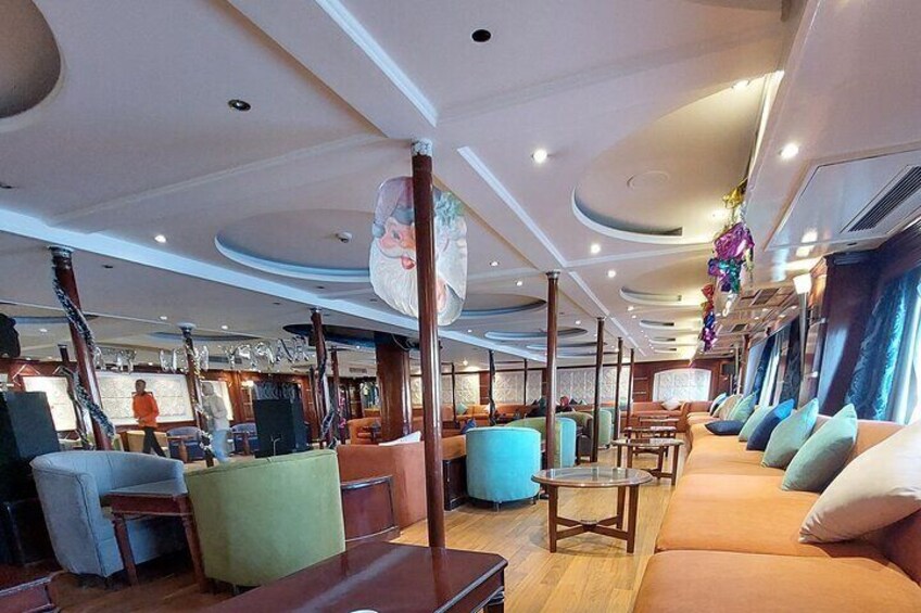 Cruise Sailing 2 Hours in the Nile With Innovative art performances (5 Stars ) 