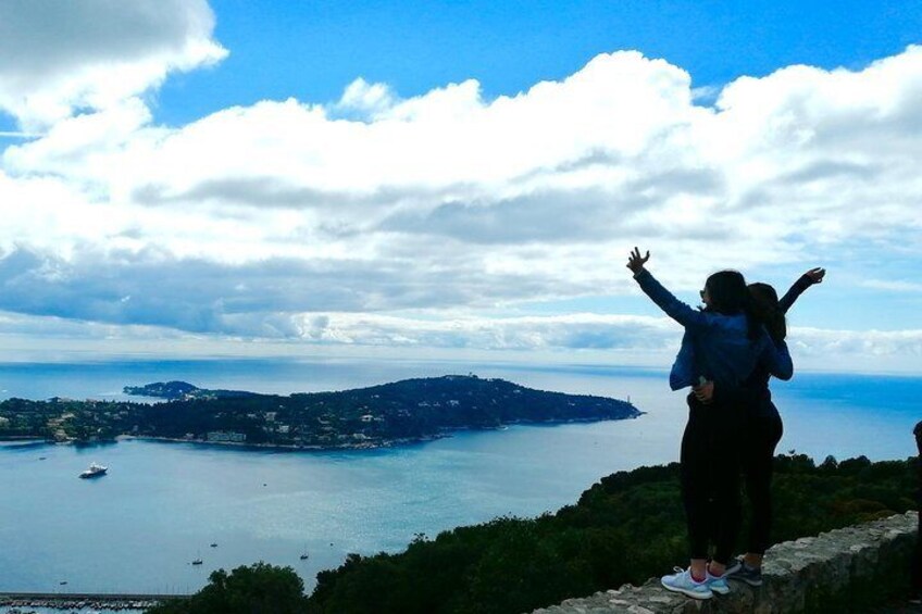 Fantastic Bay of Villefranche & billionaire's cape E-Bike Tour