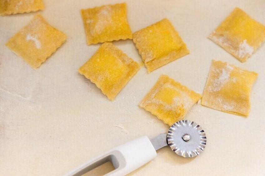 3 in 1 Cooking Class near Navona: Fettuccine, Ravioli & Tiramisu
