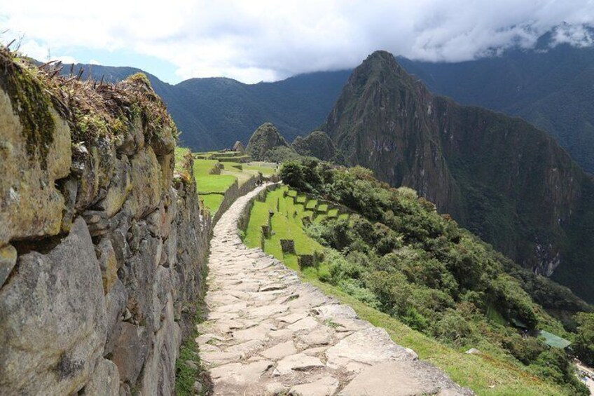 2-Day Sacred Valley of the Incas Tour and Machu Picchu from Cusco