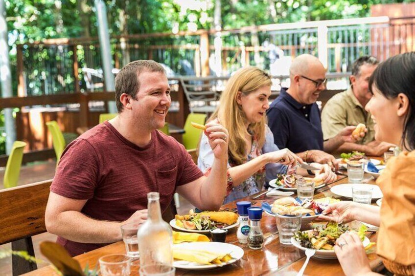 Lunch with your fellow travellers