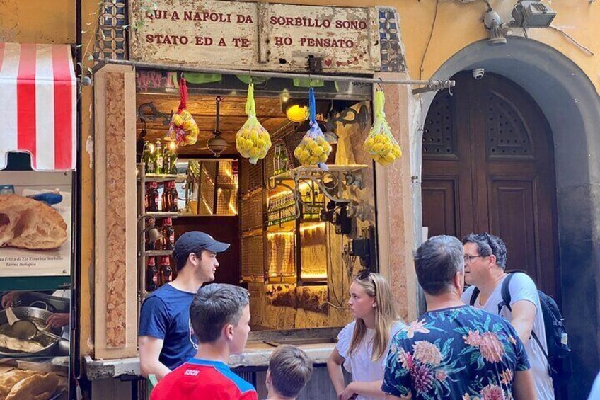 Tasty Naples Street Food Tour of MustEat Gourmet Specialties and MustSee Sites