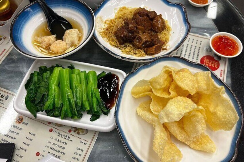Private Kowloon Michelin Rated Street Food & Culture Tour