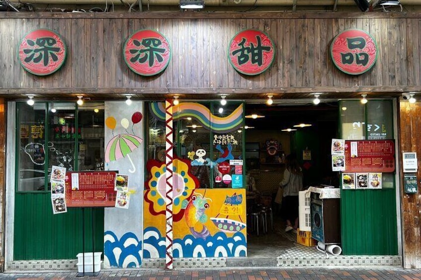 Private Kowloon Michelin Rated Street Food & Culture Tour