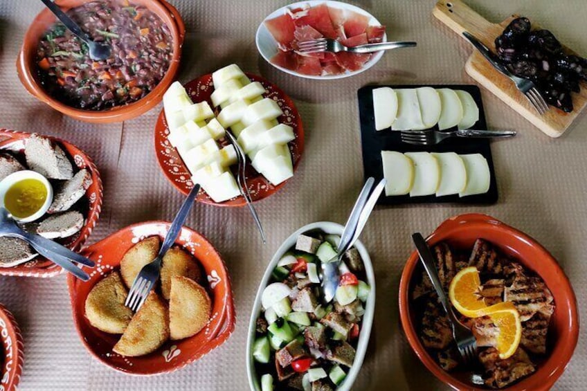 Lunch & wine with fresh products!
