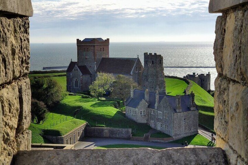 Canterbury Cathedral, Dover Castle & White Cliffs Guided Day Tour from London