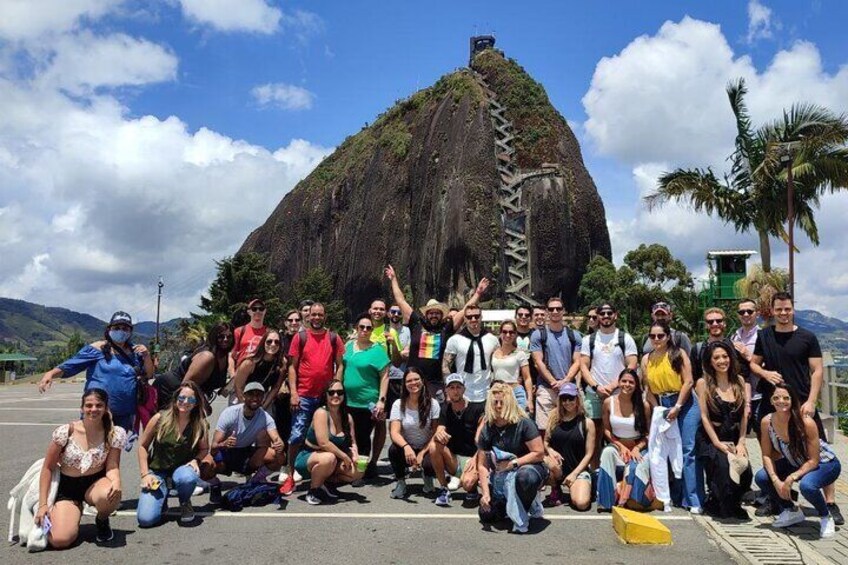 Guatapé Tour: Piedra del Peñol with Boat Tour, Breakfast, Lunch