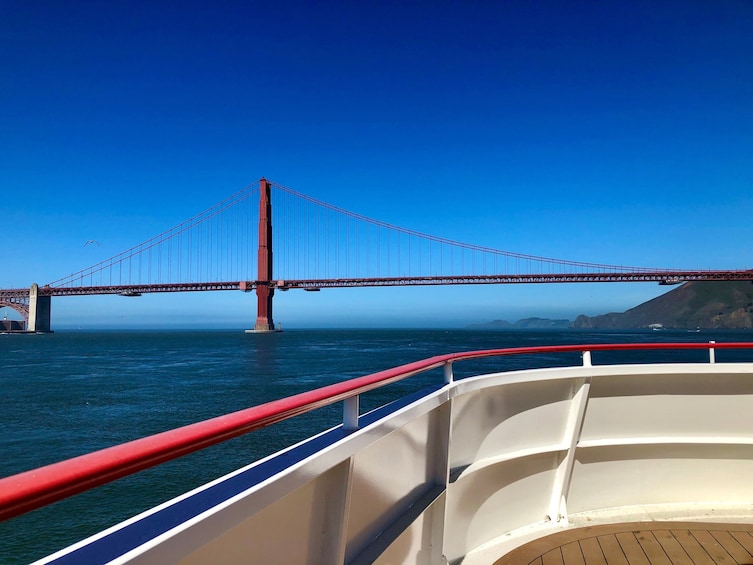 Golden Gate Bay Cruise Service: sail around Alcatraz!