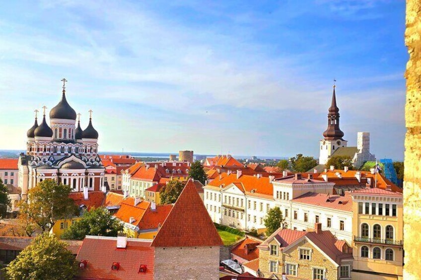 Day trip from Helsinki to Tallinn. Ferry included