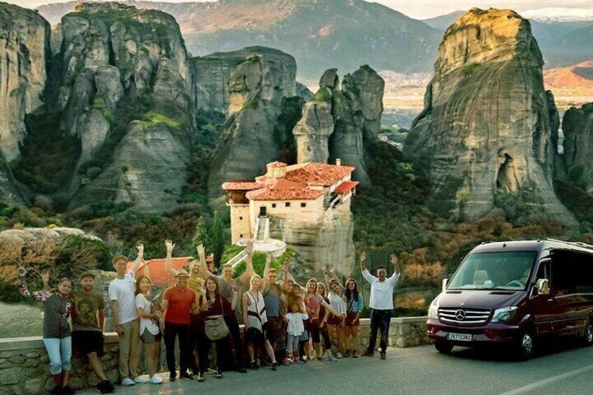 Meteora DayTrip English or Spanish, option Lunch by Local agency