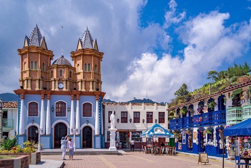 Private Tour To Guatape From Medellin