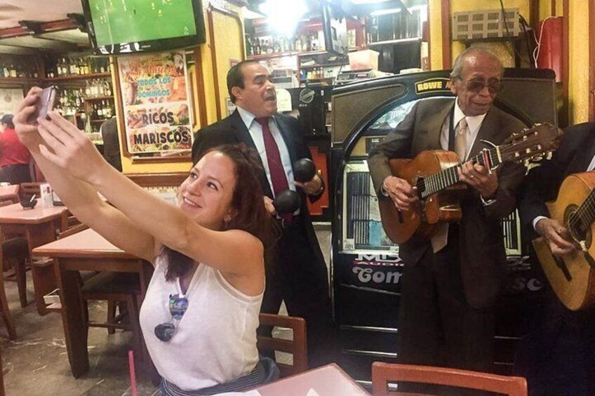 Cantina, drinks and live music!