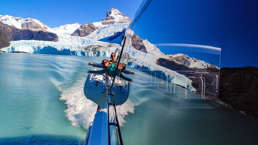 Full Day All Glaciers Cruise from El Calafate with 1 Stop