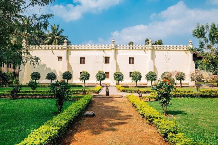 Best of the Bangalore (Guided Full Day Sightseeing Tour with Food Tasting)